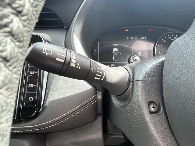 日産 キックス X 大阪府 2020(令2)年 5.1万km ダークブルー プロパイロット/インテリジェントエマージェンシーブレーキ/純正9インチナビ/フルセグTV/DVD/Bluetooth/USB/全周囲カメラ/ビルトインETC/前ドライブレコーダー/前席シートヒーター/プッシュスタート/ステアリングリモコン/LEDオートライト/LEDフォグランプ/純正17インチAW/アイドリングストップ/横滑り防止装置/ハンドルヒーター/ルーフレール/電動格納ミラー/ドアバイザー