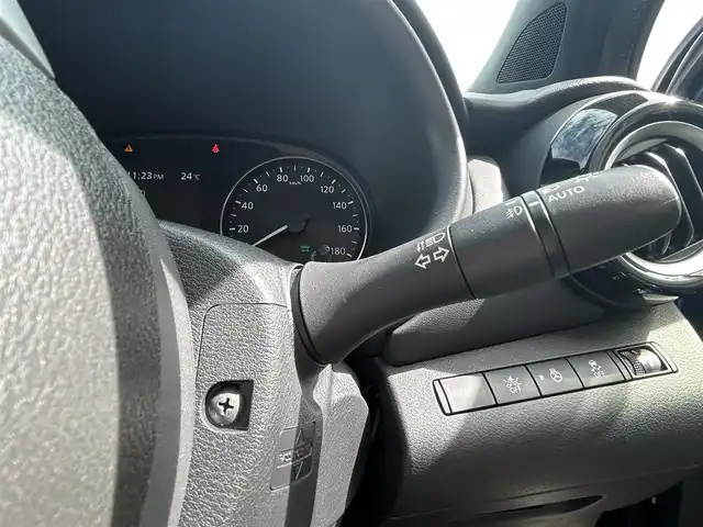 日産 キックス X 大阪府 2020(令2)年 5.1万km ダークブルー プロパイロット/インテリジェントエマージェンシーブレーキ/純正9インチナビ/フルセグTV/DVD/Bluetooth/USB/全周囲カメラ/ビルトインETC/前ドライブレコーダー/前席シートヒーター/プッシュスタート/ステアリングリモコン/LEDオートライト/LEDフォグランプ/純正17インチAW/アイドリングストップ/横滑り防止装置/ハンドルヒーター/ルーフレール/電動格納ミラー/ドアバイザー