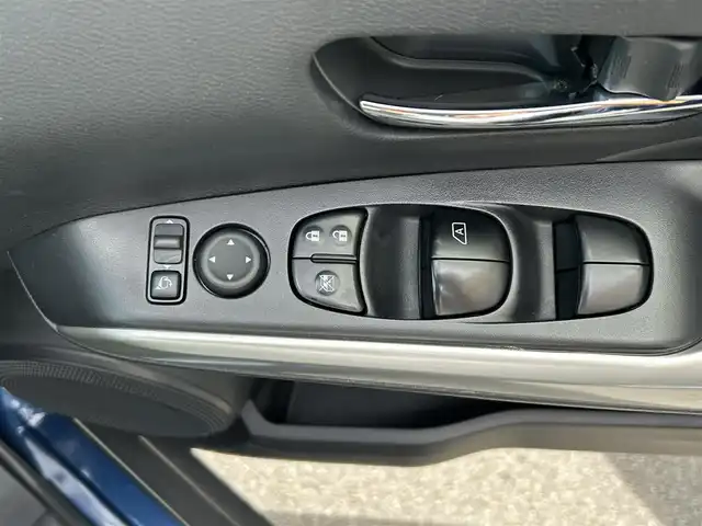 日産 キックス X 大阪府 2020(令2)年 5.1万km ダークブルー プロパイロット/インテリジェントエマージェンシーブレーキ/純正9インチナビ/フルセグTV/DVD/Bluetooth/USB/全周囲カメラ/ビルトインETC/前ドライブレコーダー/前席シートヒーター/プッシュスタート/ステアリングリモコン/LEDオートライト/LEDフォグランプ/純正17インチAW/アイドリングストップ/横滑り防止装置/ハンドルヒーター/ルーフレール/電動格納ミラー/ドアバイザー