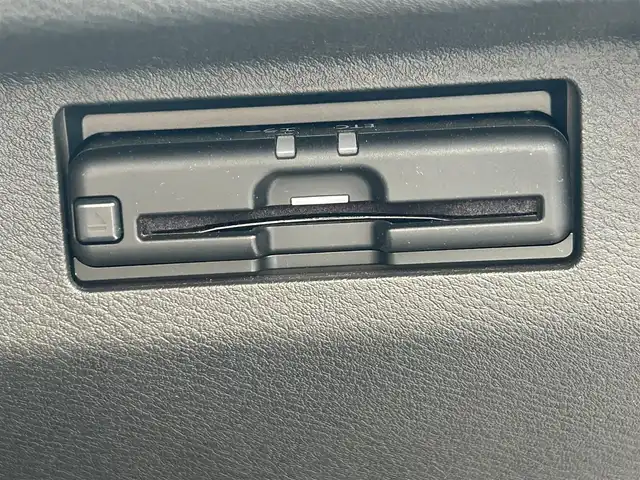 日産 キックス X 大阪府 2020(令2)年 5.1万km ダークブルー プロパイロット/インテリジェントエマージェンシーブレーキ/純正9インチナビ/フルセグTV/DVD/Bluetooth/USB/全周囲カメラ/ビルトインETC/前ドライブレコーダー/前席シートヒーター/プッシュスタート/ステアリングリモコン/LEDオートライト/LEDフォグランプ/純正17インチAW/アイドリングストップ/横滑り防止装置/ハンドルヒーター/ルーフレール/電動格納ミラー/ドアバイザー