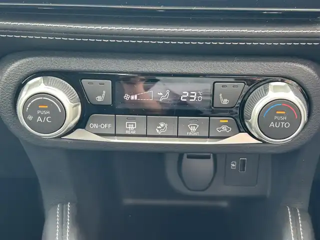 日産 キックス X 大阪府 2020(令2)年 5.1万km ダークブルー プロパイロット/インテリジェントエマージェンシーブレーキ/純正9インチナビ/フルセグTV/DVD/Bluetooth/USB/全周囲カメラ/ビルトインETC/前ドライブレコーダー/前席シートヒーター/プッシュスタート/ステアリングリモコン/LEDオートライト/LEDフォグランプ/純正17インチAW/アイドリングストップ/横滑り防止装置/ハンドルヒーター/ルーフレール/電動格納ミラー/ドアバイザー