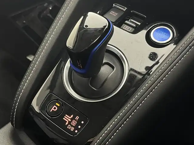 日産 キックス X 大阪府 2020(令2)年 5.1万km ダークブルー プロパイロット/インテリジェントエマージェンシーブレーキ/純正9インチナビ/（フルセグTV/DVD/Bluetooth/USB）/アラウンドビューカメラ/ビルトインETC/前席シートヒーター/プッシュスタート/ステアリングリモコン/LEDオートライト/LEDフォグランプ/純正17インチAW/アイドリングストップ/横滑り防止装置/ハンドルヒーター/ルーフレール/電動格納ミラー/ドアバイザー