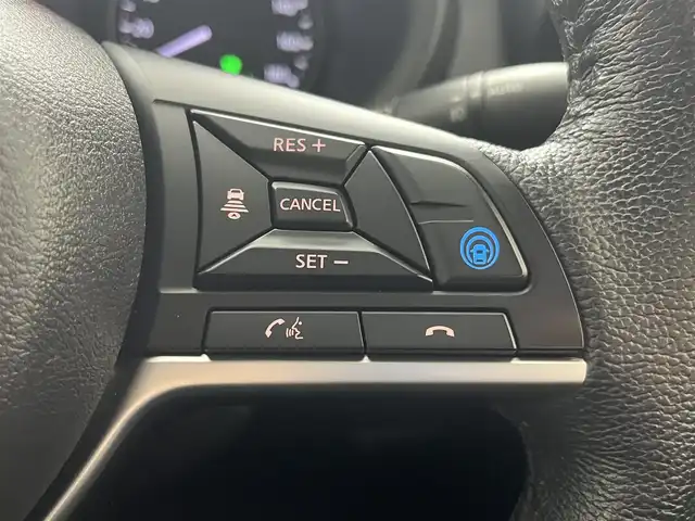 日産 キックス X 大阪府 2020(令2)年 5.1万km ダークブルー プロパイロット/インテリジェントエマージェンシーブレーキ/純正9インチナビ/（フルセグTV/DVD/Bluetooth/USB）/アラウンドビューカメラ/ビルトインETC/前席シートヒーター/プッシュスタート/ステアリングリモコン/LEDオートライト/LEDフォグランプ/純正17インチAW/アイドリングストップ/横滑り防止装置/ハンドルヒーター/ルーフレール/電動格納ミラー/ドアバイザー