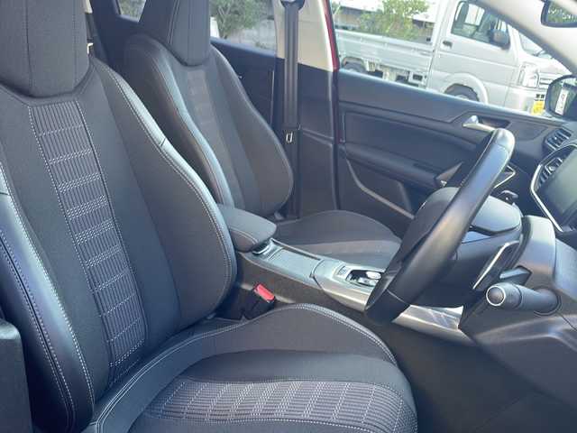 プジョー ３０８ SW アリュール ブルーHDi 兵庫県 2019(平31)年 3.4万km 赤 純正ナビ　ラジオ、USB/ETC/バックカメラ/衝突被害軽減ブレーキ/コーナーセンサー/前方ドライブレコーダー/ハーフレザーシート/アイドリングストップ/プッシュスタート/スマートキー×２