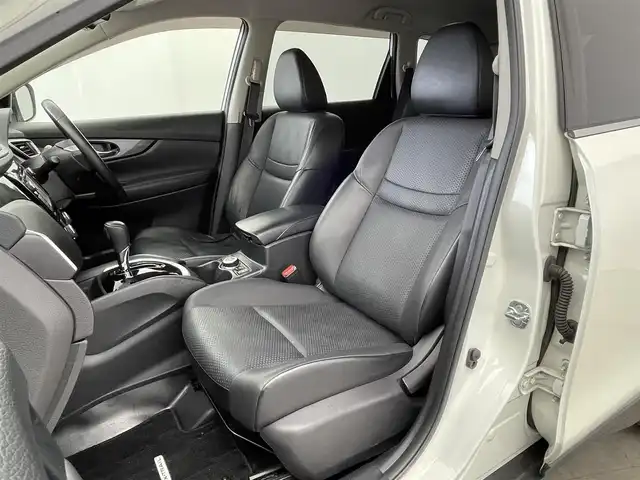 日産 エクストレイル 20Xt エマージェンシーブレーキ 群馬県 2016(平28)年 7.2万km ブリリアントホワイトパール 純正ナビ　アラウンドビューモニター　レーダークルーズコントロール　パワーバックドア　ＬＥＤライト　シートヒーター　純正１７インチＡＷ　ステアリングリモコン　デジタルインナーミラー　スマートキー　禁煙車