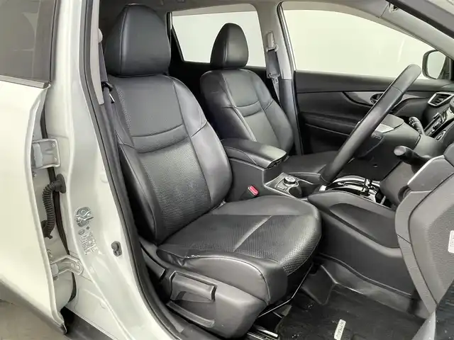 日産 エクストレイル 20Xt エマージェンシーブレーキ 群馬県 2016(平28)年 7.2万km ブリリアントホワイトパール 純正ナビ　アラウンドビューモニター　レーダークルーズコントロール　パワーバックドア　ＬＥＤライト　シートヒーター　純正１７インチＡＷ　ステアリングリモコン　デジタルインナーミラー　スマートキー　禁煙車