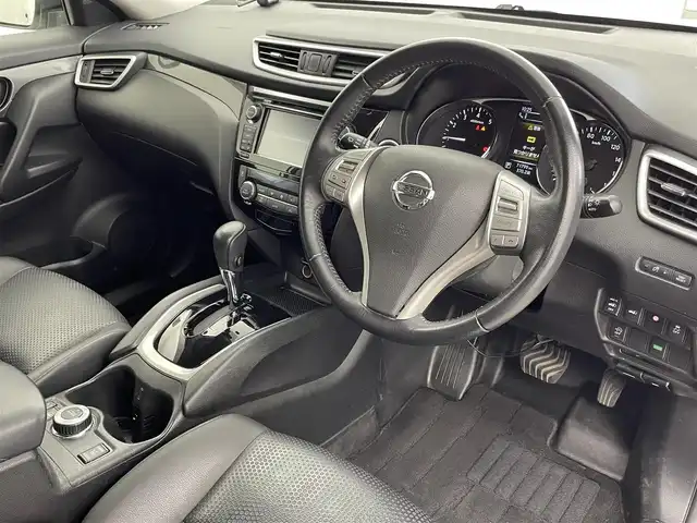 日産 エクストレイル 20Xt エマージェンシーブレーキ 群馬県 2016(平28)年 7.2万km ブリリアントホワイトパール 純正ナビ　アラウンドビューモニター　レーダークルーズコントロール　パワーバックドア　ＬＥＤライト　シートヒーター　純正１７インチＡＷ　ステアリングリモコン　デジタルインナーミラー　スマートキー　禁煙車