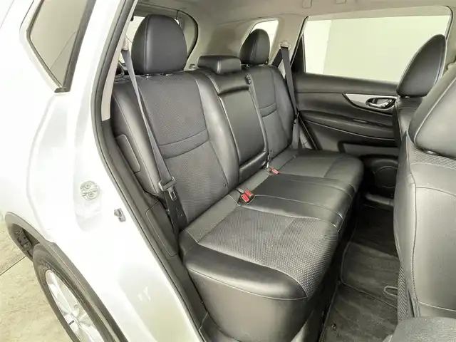 日産 エクストレイル 20Xt エマージェンシーブレーキ 群馬県 2016(平28)年 7.2万km ブリリアントホワイトパール 純正ナビ　アラウンドビューモニター　レーダークルーズコントロール　パワーバックドア　ＬＥＤライト　シートヒーター　純正１７インチＡＷ　ステアリングリモコン　デジタルインナーミラー　スマートキー　禁煙車