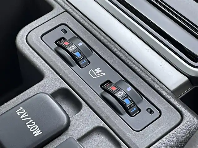 トヨタ ランドクルーザー プラド TX Lパッケージ マットブラED 埼玉県 2023(令5)年 2.9万km ホワイトパールクリスタルシャイン サンルーフ　純正９型ナビ　全方位　本革　ＢＳＭ　ビルトインＥＴＣ２．０　前後ドライブレコーダー　温シート　エアシート　追従走行　寒冷地仕様　ＢＴ　パワーシート　ルーフレール　ＬＥＤヘッドライト