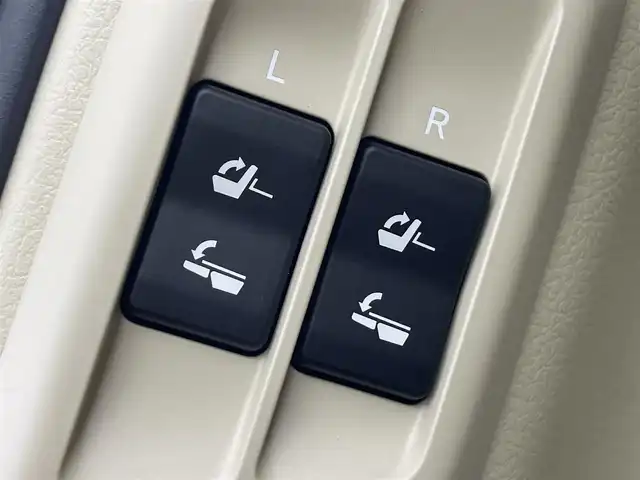 トヨタ ランドクルーザー プラド TX Lパッケージ マットブラED 埼玉県 2023(令5)年 2.9万km ホワイトパールクリスタルシャイン サンルーフ　純正９型ナビ　全方位　本革　ＢＳＭ　ビルトインＥＴＣ２．０　前後ドライブレコーダー　温シート　エアシート　追従走行　寒冷地仕様　ＢＴ　パワーシート　ルーフレール　ＬＥＤヘッドライト