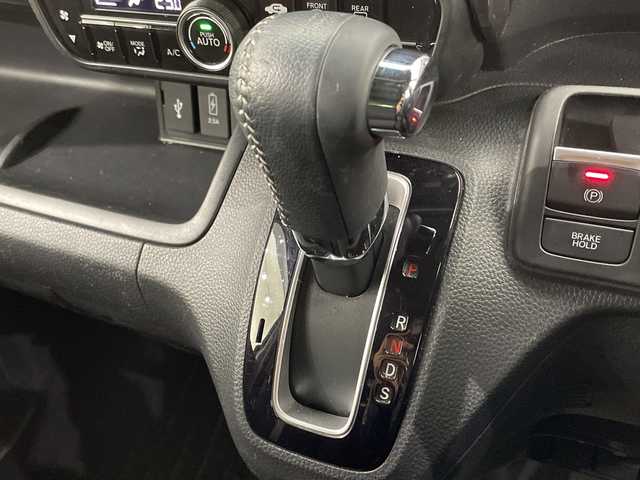 ホンダ Ｎ ＢＯＸ カスタム L スタイル+ブラック 栃木県 2022(令4)年 2.5万km プラチナホワイトパール ホンダセンシング/ブラック塗装14インチアルミ/オートリトラミラー/両側パワースライドドア/アレルクリーンプラスシート/ステアリングリモコン/プラズマクラスター/前席シートバックテーブル・シートヒーター/純正ナビ/(CD/DVD/フルセグTV/Bluetooth/MSV/SD)/バックカメラ/コーナーセンサー/禁煙車/オートライト/LEDヘッドライト/横滑り防止装置/フォグランプ/スマートキー/プッシュスタート/革巻きステアリング/ウィンカーミラー/電動格納ミラー/純正フロアマット