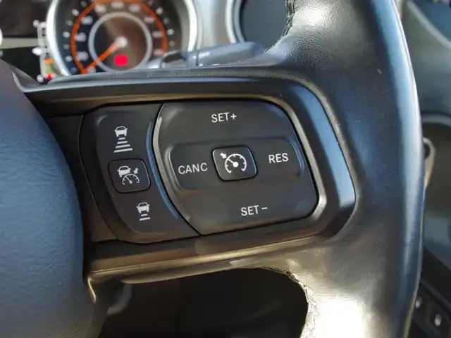 クライスラー・ジープ ラングラー アンリミテッド スポーツ 埼玉県 2021(令3)年 3.8万km グレー ワンオーナー/アダプティブクルーズコントロール/CarPlay/パークセンサー/ブラインドスポットモニター/バック/サイドカメラ/タッチパネルオーディオ/ETC/Bluetooth/LEDヘッドライト/アイドリングストップシステム/純正17インチアルミホイール/スマートキー