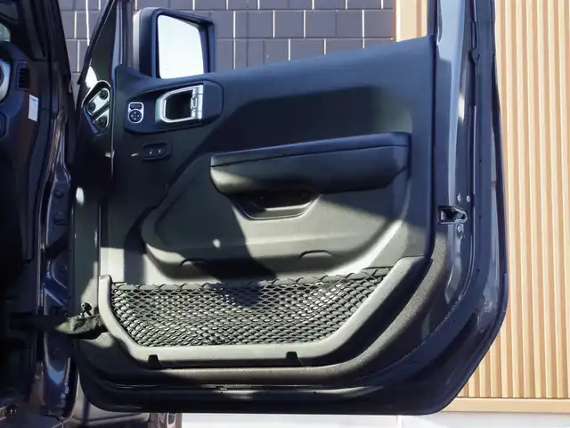 クライスラー・ジープ ラングラー アンリミテッド スポーツ 埼玉県 2021(令3)年 3.8万km グレー ワンオーナー/アダプティブクルーズコントロール/CarPlay/パークセンサー/ブラインドスポットモニター/バック/サイドカメラ/タッチパネルオーディオ/ETC/Bluetooth/LEDヘッドライト/アイドリングストップシステム/純正17インチアルミホイール/スマートキー