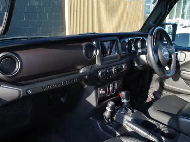 クライスラー・ジープ ラングラー アンリミテッド スポーツ 埼玉県 2021(令3)年 3.8万km グレー ワンオーナー/アダプティブクルーズコントロール/CarPlay/パークセンサー/ブラインドスポットモニター/バック/サイドカメラ/タッチパネルオーディオ/ETC/Bluetooth/LEDヘッドライト/アイドリングストップシステム/純正17インチアルミホイール/スマートキー