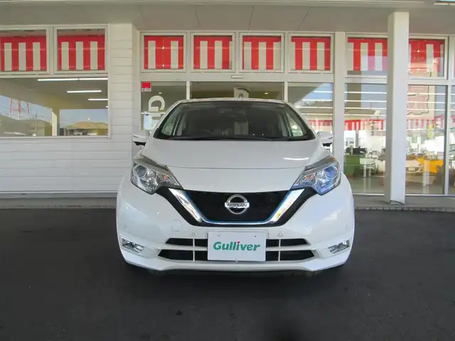 日産 ノート e－パワー X 千葉県 2018(平30)年 6.7万km ブリリアントホワイトパール ワンオーナー/純正SDナビ、フルセグTV/アランドビューモニター/純正オーディオ【CD/DVD/SD/BT】/エマージェンシーブレーキ/社外14インチアルミホイール/　（純正AW夏タイヤ５部山有り）/前方ドライブレコーダー/横滑り防止装置/ETC/インテリジェントキー/純正マット/純正ドアバイザー/新車整備手帳/取扱説明書/スペアキー