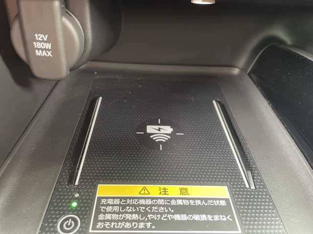 ホンダ ヴェゼル ハイブリッド e:HEV Z 徳島県 2023(令5)年 3.4万km クリスタルブラックパール 純正9インチナビ/(AM.FM.BT.フルセグ.カープレイ)/ハンズフリーパワーテールゲート（予約クローズ機能付）/ETC2.0/ホンダセンシング/・衝突軽減ブレーキ（CMBS）/・踏み間違い衝突軽減システム/・誤発進抑制機能/・後方誤発進抑制機能/・近距離衝突軽減ブレーキ/・渋滞追従機能付アダプティブクルーズコントロール（ACC）/・トラフィックジャムアシスト（渋滞運転支援機能）/・車線維持支援システム（LKAS）/・ブラインドスポットインフォメーション/・LEDアクティブコーナリングライト/・パーキングセンサーシステム/・オートハイビーム/ドラレコ/パドルシフト/シートヒーター