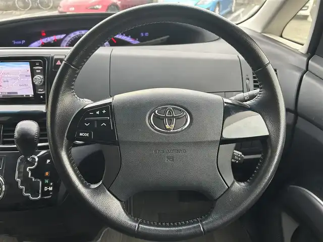 トヨタ エスティマ アエラス プレミアムエディション 東京都 2016(平28)年 8.5万km ブラック ワンオーナー/carrozeria7インチメモリナビ(AVIC-RW99)/・DVD/CD/フルセグTV/Bluetooth接続/AUX/USB/バックカメラ/両側パワースライドドア/収納3列シート/オットマン/運転席パワーシート/クルーズコントロール/スペアキー/保証書/取扱説明書