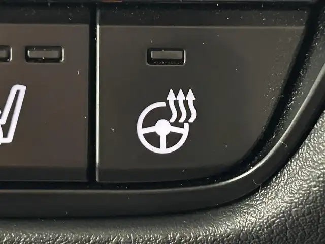 マツダ ＣＸ－６０ XD Lパッケージ 広島県 2023(令5)年 3万km ロジウムホワイトプレミアムメタリック 地上デジタルTVチューナー(フルセグ)/＝＝＝＝＝/純正12.3インチセンターディスプレイ/・AM/FM/USB/Bluetooth/AppleCarPlay/AndroidAuto/360度ビューモニター/ワイヤレス充電/AC100V電源/前席シートヒーター/パワーシート/運転席メモリー機能/ステアリングヒーターステアリングスイッチ/i-ACTIVSENSE/・衝突被害軽減ブレーキ/・車線逸脱警報システム/・パーキングセンサー/パワーバックドア/アイドリングストップ/純正20インチアルミホイール