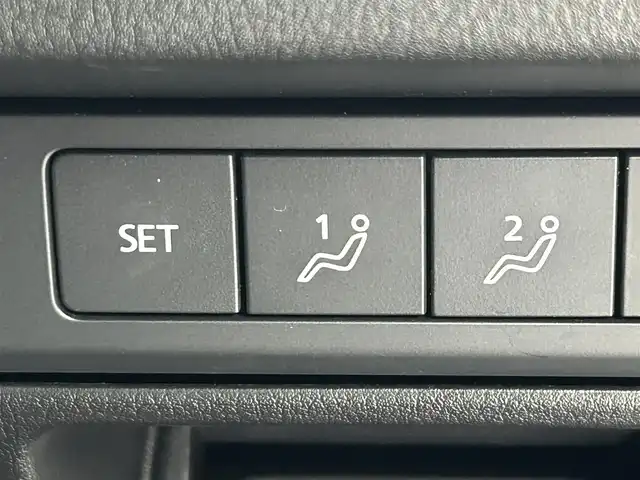 マツダ ＣＸ－６０ XD Lパッケージ 広島県 2023(令5)年 3万km ロジウムホワイトプレミアムメタリック 地上デジタルTVチューナー(フルセグ)/＝＝＝＝＝/純正12.3インチセンターディスプレイ/・AM/FM/USB/Bluetooth/AppleCarPlay/AndroidAuto/360度ビューモニター/ワイヤレス充電/AC100V電源/前席シートヒーター/パワーシート/運転席メモリー機能/ステアリングヒーターステアリングスイッチ/i-ACTIVSENSE/・衝突被害軽減ブレーキ/・車線逸脱警報システム/・パーキングセンサー/パワーバックドア/アイドリングストップ/純正20インチアルミホイール
