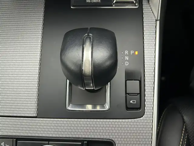 マツダ ＣＸ－６０ XD Lパッケージ 広島県 2023(令5)年 3万km ロジウムホワイトプレミアムメタリック 地上デジタルTVチューナー(フルセグ)/＝＝＝＝＝/純正12.3インチセンターディスプレイ/・AM/FM/USB/Bluetooth/AppleCarPlay/AndroidAuto/360度ビューモニター/ワイヤレス充電/AC100V電源/前席シートヒーター/パワーシート/運転席メモリー機能/ステアリングヒーターステアリングスイッチ/i-ACTIVSENSE/・衝突被害軽減ブレーキ/・車線逸脱警報システム/・パーキングセンサー/パワーバックドア/アイドリングストップ/純正20インチアルミホイール