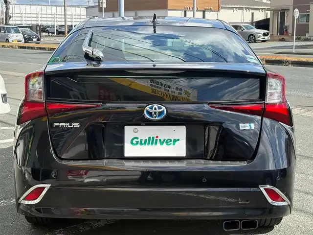 トヨタ プリウス Sツーリングセレクション 静岡県 2020(令2)年 6万km アティチュードブラックマイカ ワンオーナー/車検令和10年1月26日まで/Stradaナビ　CN-RA07WD/(CD/DVD/BT/SD/フルセグTV)/ステアリングリモコン/バックカメラ/外装メッキガーニッシュ/運転席・運転席後ろカーテン/AC100/ウィンカーミラー/リアスポイラー/純正マット・バイザー/ビルトインETC/社外ドラレコ(DRV-355)/取説・保証書