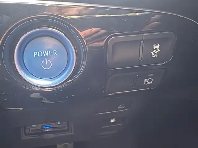 トヨタ プリウス Sツーリングセレクション 静岡県 2020(令2)年 6万km アティチュードブラックマイカ ワンオーナー/車検令和10年1月26日まで/Stradaナビ　CN-RA07WD/(CD/DVD/BT/SD/フルセグTV)/ステアリングリモコン/バックカメラ/外装メッキガーニッシュ/運転席・運転席後ろカーテン/AC100/ウィンカーミラー/リアスポイラー/純正マット・バイザー/ビルトインETC/社外ドラレコ(DRV-355)/取説・保証書
