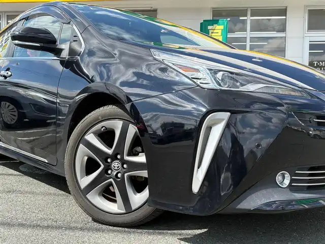トヨタ プリウス Sツーリングセレクション 静岡県 2020(令2)年 6万km アティチュードブラックマイカ ワンオーナー/車検令和10年1月26日まで/Stradaナビ　CN-RA07WD/(CD/DVD/BT/SD/フルセグTV)/ステアリングリモコン/バックカメラ/外装メッキガーニッシュ/運転席・運転席後ろカーテン/AC100/ウィンカーミラー/リアスポイラー/純正マット・バイザー/ビルトインETC/社外ドラレコ(DRV-355)/取説・保証書