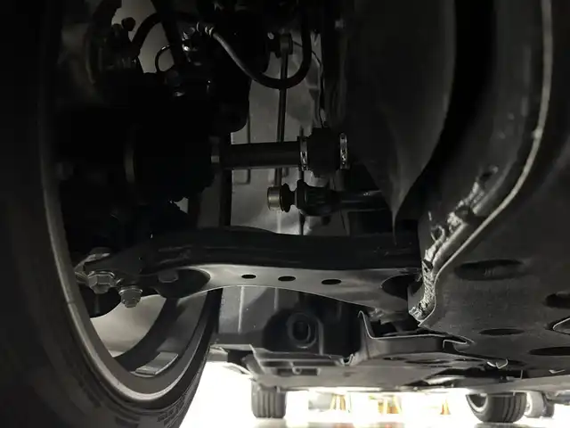 レクサス ＥＳ 300h バージョンL 三重県 2022(令4)年 0.9万km グラファイトブラックガラスフレーク ハイブリッド/FF/MTモード付フロアCVT/12.3インチナビ/（AM/FM/USB/Bluetooth/Miracast/TV/CarPlay/AndroidAuto）/パノラミックビューモニター/【OP】マークレビンソン プレミアムサラウンドサウンドシステム/ドラレコ 前後/ETC2.0/Lexus Safety System＋/●プリクラッシュセーフティ/●レーントレーシングアシスト/●レーダークルコン/●ブレードスキャンアダプティブハイビーム/●ロードサインアシスト/●ドライバー異常時対応システム/・ブラインドスポットモニター/・パーキングサポートブレーキ（静止物、後方接近車両＆歩行者）/・ITS Connect/・三眼フルLEDヘッドランプ/・【OP】デジタルインナーミラー/装備/・内装色『モーヴ』本革/・シートヒーター（ALL）/ベンチレーション（D/N）/ハンドルヒーター/・4wayランバーサポート付パワーシート（D10way/N8way）/・後席電動リクライニング/・3席独立温度調整オートエアコン/・ムーンルーフ/・電動リヤガラスサンシェード/・AC100Vコンセント（2ヶ・1500W）/・ハンズフリーパワートランク/・カラーヘッドアップディスプレイ/・ノイズリダクション 18インチAW/など