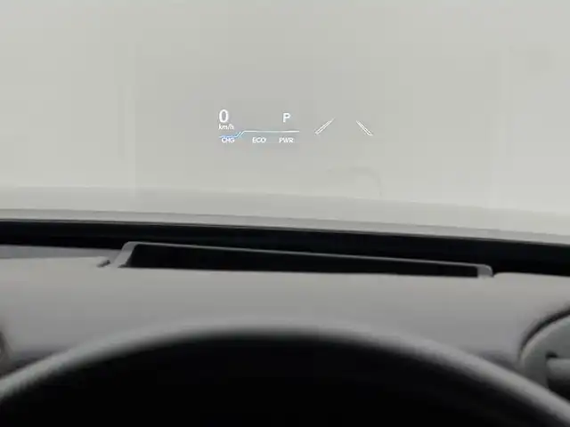 レクサス ＥＳ 300h バージョンL 三重県 2022(令4)年 0.9万km グラファイトブラックガラスフレーク ハイブリッド/FF/MTモード付フロアCVT/12.3インチナビ/（AM/FM/USB/Bluetooth/Miracast/TV/CarPlay/AndroidAuto）/パノラミックビューモニター/【OP】マークレビンソン プレミアムサラウンドサウンドシステム/ドラレコ 前後/ETC2.0/Lexus Safety System＋/●プリクラッシュセーフティ/●レーントレーシングアシスト/●レーダークルコン/●ブレードスキャンアダプティブハイビーム/●ロードサインアシスト/●ドライバー異常時対応システム/・ブラインドスポットモニター/・パーキングサポートブレーキ（静止物、後方接近車両＆歩行者）/・ITS Connect/・三眼フルLEDヘッドランプ/・【OP】デジタルインナーミラー/装備/・内装色『モーヴ』本革/・シートヒーター（ALL）/ベンチレーション（D/N）/ハンドルヒーター/・4wayランバーサポート付パワーシート（D10way/N8way）/・後席電動リクライニング/・3席独立温度調整オートエアコン/・ムーンルーフ/・電動リヤガラスサンシェード/・AC100Vコンセント（2ヶ・1500W）/・ハンズフリーパワートランク/・カラーヘッドアップディスプレイ/・ノイズリダクション 18インチAW/など