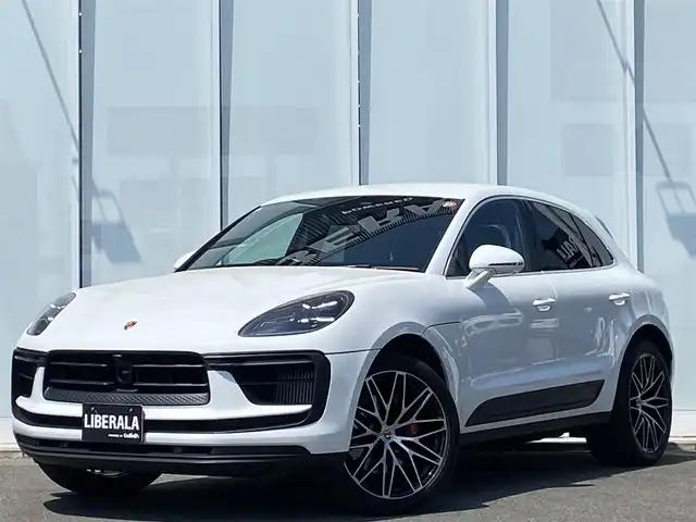ポルシェ ポルシェ マカン S 福岡県 2022(令4)年 3.5万km ピュアホワイト ワンオーナー　スポーツクロノＰＫＧ　ＰＡＳＭ　ディーラー整備記録簿付Ｒ４／５／７　純正２１インチスパイダーホイル　禁煙車　黒革シート　ＡＣＣ　ＬＫＡ　ＢＳＭ　全方位カメラ　ｃａｒｐｌａｙ　ＬＥＤ