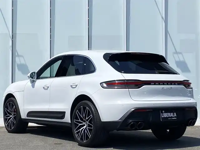 ポルシェ ポルシェ マカン S 福岡県 2022(令4)年 3.5万km ピュアホワイト ワンオーナー　スポーツクロノＰＫＧ　ＰＡＳＭ　ディーラー整備記録簿付Ｒ４／５／７　純正２１インチスパイダーホイル　禁煙車　黒革シート　ＡＣＣ　ＬＫＡ　ＢＳＭ　全方位カメラ　ｃａｒｐｌａｙ　ＬＥＤ