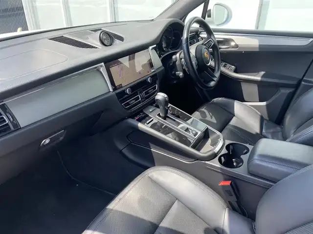 ポルシェ ポルシェ マカン S 福岡県 2022(令4)年 3.5万km ピュアホワイト ワンオーナー　スポーツクロノＰＫＧ　ＰＡＳＭ　ディーラー整備記録簿付Ｒ４／５／７　純正２１インチスパイダーホイル　禁煙車　黒革シート　ＡＣＣ　ＬＫＡ　ＢＳＭ　全方位カメラ　ｃａｒｐｌａｙ　ＬＥＤ