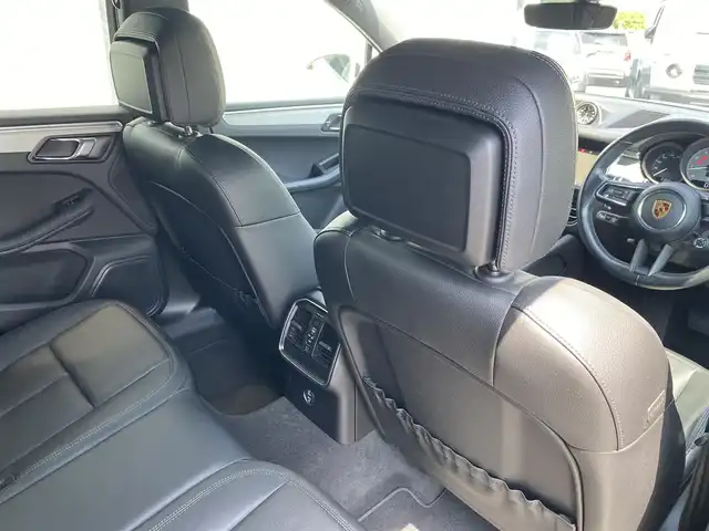 ポルシェ ポルシェ マカン S 福岡県 2022(令4)年 3.5万km ピュアホワイト ワンオーナー　スポーツクロノＰＫＧ　ＰＡＳＭ　ディーラー整備記録簿付Ｒ４／５／７　純正２１インチスパイダーホイル　禁煙車　黒革シート　ＡＣＣ　ＬＫＡ　ＢＳＭ　全方位カメラ　ｃａｒｐｌａｙ　ＬＥＤ