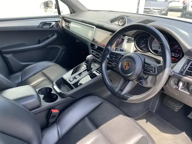ポルシェ ポルシェ マカン S 福岡県 2022(令4)年 3.5万km ピュアホワイト ワンオーナー　スポーツクロノＰＫＧ　ＰＡＳＭ　ディーラー整備記録簿付Ｒ４／５／７　純正２１インチスパイダーホイル　禁煙車　黒革シート　ＡＣＣ　ＬＫＡ　ＢＳＭ　全方位カメラ　ｃａｒｐｌａｙ　ＬＥＤ