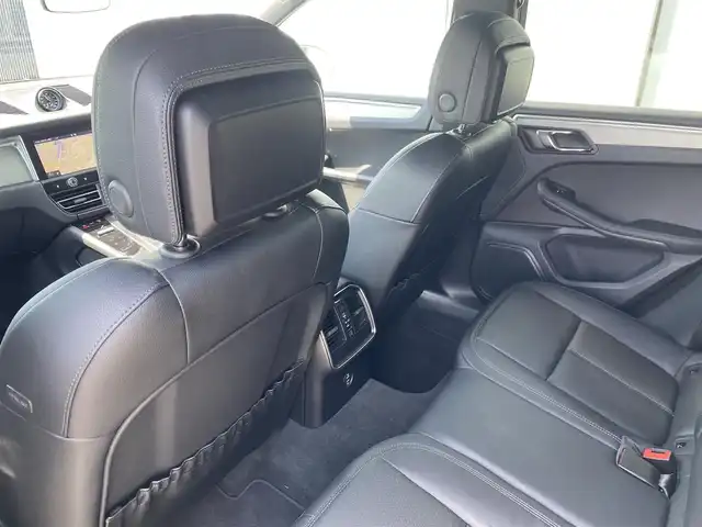 ポルシェ ポルシェ マカン S 福岡県 2022(令4)年 3.5万km ピュアホワイト ワンオーナー　スポーツクロノＰＫＧ　ＰＡＳＭ　ディーラー整備記録簿付Ｒ４／５／７　純正２１インチスパイダーホイル　禁煙車　黒革シート　ＡＣＣ　ＬＫＡ　ＢＳＭ　全方位カメラ　ｃａｒｐｌａｙ　ＬＥＤ