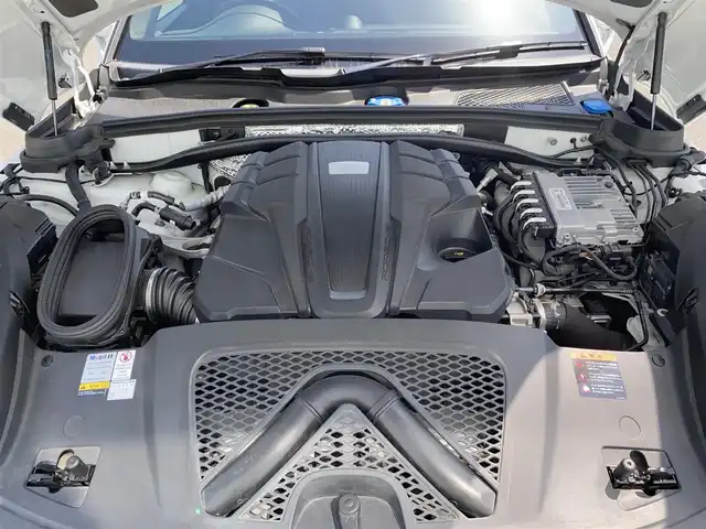 ポルシェ ポルシェ マカン S 福岡県 2022(令4)年 3.5万km ピュアホワイト ワンオーナー　スポーツクロノＰＫＧ　ＰＡＳＭ　ディーラー整備記録簿付Ｒ４／５／７　純正２１インチスパイダーホイル　禁煙車　黒革シート　ＡＣＣ　ＬＫＡ　ＢＳＭ　全方位カメラ　ｃａｒｐｌａｙ　ＬＥＤ