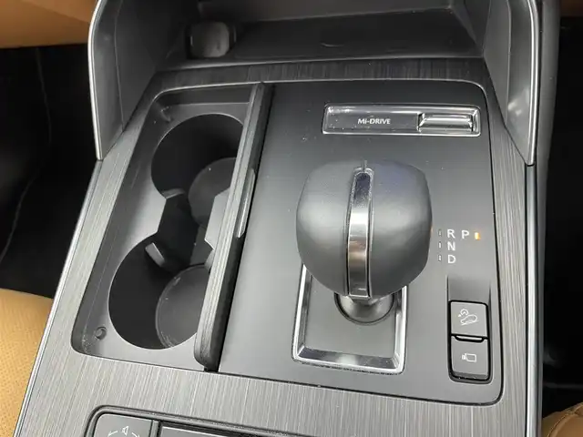 マツダ ＣＸ－６０ XD HV プレミアムスポーツ 福井県 2022(令4)年 1.8万km ロジウムホワイトプレミアムメタリック 純正ナビ　/(Bluetooth/HDMI/USB/AM/FM)/地デジフルセグ/i-ACTIVSENSE/サンルーフ/ETC/レーダークルーズコントロール/バックカメラ/アラウンドビューモニター/パワーバックドア/ステアリングリモコン/シートメモリー機能/前席シートヒーター・ベンチレーション/後席シートヒーター/ステアリングヒーター/プッシュスタート/ドライブモードセレクト/アイドリングストップ/電子パーキングシステム/オートブレーキホールド/BOSEプレミアムサウンド/ブラインドスポットモニター/純正20インチアルミホイール/ヘッドライトウォッシャー/ウィンカーミラー/オートHIDヘッドライト/オートマチックハイビーム/本革巻きステアリング/AC100V/純正ドアバイザー/純正フロアマット/レザーシート/トノカバー/ダブル・サイド・エアバッグ