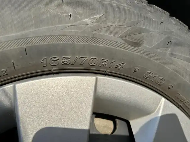 トヨタ ヴィッツ F 青森県 2014(平26)年 12.5万km スーパーホワイトⅡ 4WD/純正SDナビ・ワンセグTV/Bluetooth/バックカメラ/社外エンジンスターター/キーレスキー/ビルトインETC/前方ドライブレコーダー/盗難防止システム/ビルドインETC/保証書・取説書