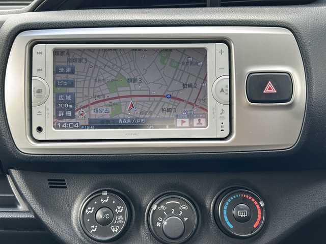 トヨタ ヴィッツ F 青森県 2014(平26)年 12.5万km スーパーホワイトⅡ 4WD/純正SDナビ・ワンセグTV/Bluetooth/バックカメラ/社外エンジンスターター/キーレスキー/ビルトインETC/前方ドライブレコーダー/盗難防止システム/ビルドインETC/保証書・取説書
