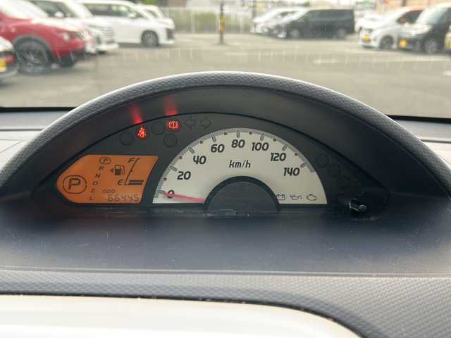 三菱 ｅＫワゴン MS 岐阜県 2006(平18)年 6.7万km シルキーホワイト 登録時走行距離66445km/純正オーディオ　/ＣＤ可　/片側電動ドア　/前方ドライブレコーダー　/リモコンキー　/ベンチシート　/フルフラットシート　/社外フロアマット　/横滑り防止装置　/ハロゲンヘッドライト　/エアバッグ前席　/ドアバイザー