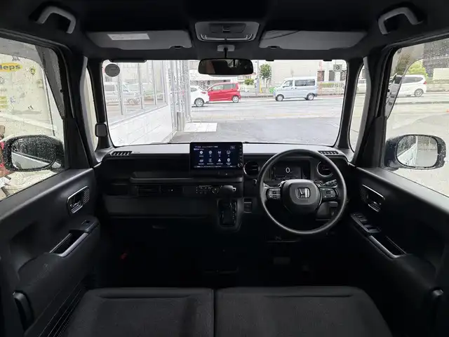 ホンダ Ｎ ＢＯＸ カスタム 三重県 2024(令6)年 1.8万km プラチナホワイトパール ホンダセンシング/純正9インチナビ/　・フルセグ/　・Bluetooth/　・ＵＳＢ（アップルカープレイ、アンドロイドオート）/　・ＤＶＤ/　・ＣＤ/両側パワースライドドア/LEDヘッドライト/LEDフォグライト/オートハイビーム/クルーズコントロール/D/N席シートヒーター/スマートキー/プッシュスタート/ソナーセンサー/シートバックテーブル/ステアリングスイッチ/オートリトラクタブルミラー/ターンミラー