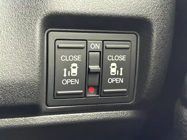 ホンダ Ｎ ＢＯＸ カスタム 三重県 2024(令6)年 1.8万km プラチナホワイトパール ホンダセンシング/純正9インチナビ/　・フルセグ/　・Bluetooth/　・ＵＳＢ（アップルカープレイ、アンドロイドオート）/　・ＤＶＤ/　・ＣＤ/両側パワースライドドア/LEDヘッドライト/LEDフォグライト/オートハイビーム/クルーズコントロール/D/N席シートヒーター/スマートキー/プッシュスタート/ソナーセンサー/シートバックテーブル/ステアリングスイッチ/オートリトラクタブルミラー/ターンミラー