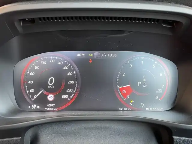 ボルボ ＸＣ４０ T4 AWD インスクリプション 愛知県 2019(令1)年 4.1万km クリスタルホワイトP 純正ナビ /フルセグTV /360度カメラ /harman/kardon /白革シート /シートヒーター/ステアリングヒーター /パノラマサンルーフ /パワーテールゲート /クリスタルシフト /ACC /LKA /BSM /純正19アルミホイール/LEDヘッドライト/オートライト/スマートキー