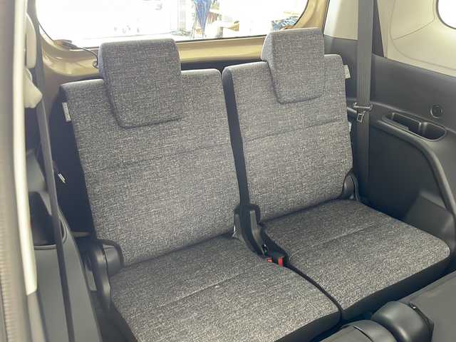 トヨタ シエンタ ハイブリッド Z 愛知県 2025(令7)年 0.5万km ベージュ 衝突被害軽減ブレーキ/純正10インチディスプレイオーディオナビ（あり）/両側パワースライドドア/レーダークルーズコントロール/フルセグTV/Bluetooth/バックカメラ/コーナーセンサー/ETC2.0/ブラインドスポットモニター/LEDヘッドライト/オートマチックハイビーム/ドライブレコーダー/ステアリングスイッチ/スマートキー/プッシュスタート