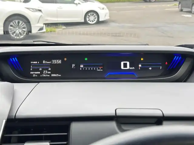 ホンダ フリード G ブラックスタイル 宮城県 2023(令5)年 0.9万km シルバーミストグリーンM BLACK STYLE専用装備/●フロントグリルガーニッシュ＆フロントグリル/●LEDヘッドライト＋LEDアクティブコーナリングライト/●ドアミラー（クリスタルブラック・パール）/●アウタードアハンドル（クリスタルブラック・パール）/●ブラック ファブリックシート＆ブラック インテリア/●15インチアルミホイール（ブラック）/●LEDハイマウント・ストップランプ（クリアタイプ）/●リアライセンスガーニッシュ/ホンダセンシング/・衝突軽減ブレーキ/・歩行者事故低減ステアリング/・アダプティブクルーズコントロール/・車線維持支援システム/・路外逸脱抑制機能/・誤発進抑制機能/・先行車発進お知らせ機能/・標識認識機能/・マルチインフォメーションディスプレイ/純正9インチナビ（VXM-247VFNi）/・CD/DVD/・Bluetooth/・フルセグTV/バックカメラ/前席シートヒーター/ロールサンシェード（リアドア）/両側パワースライドドア/スマートキー＆プッシュスタート/電動格納ミラー/純正15インチAW/純正フロアマット/ドアバイザー