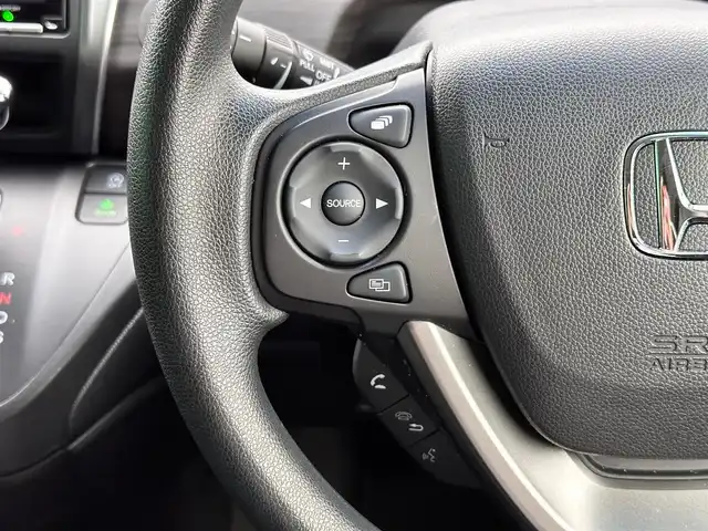 ホンダ フリード G ブラックスタイル 宮城県 2023(令5)年 0.9万km シルバーミストグリーンM BLACK STYLE専用装備/●フロントグリルガーニッシュ＆フロントグリル/●LEDヘッドライト＋LEDアクティブコーナリングライト/●ドアミラー（クリスタルブラック・パール）/●アウタードアハンドル（クリスタルブラック・パール）/●ブラック ファブリックシート＆ブラック インテリア/●15インチアルミホイール（ブラック）/●LEDハイマウント・ストップランプ（クリアタイプ）/●リアライセンスガーニッシュ/ホンダセンシング/・衝突軽減ブレーキ/・歩行者事故低減ステアリング/・アダプティブクルーズコントロール/・車線維持支援システム/・路外逸脱抑制機能/・誤発進抑制機能/・先行車発進お知らせ機能/・標識認識機能/・マルチインフォメーションディスプレイ/純正9インチナビ（VXM-247VFNi）/・CD/DVD/・Bluetooth/・フルセグTV/バックカメラ/前席シートヒーター/ロールサンシェード（リアドア）/両側パワースライドドア/スマートキー＆プッシュスタート/電動格納ミラー/純正15インチAW/純正フロアマット/ドアバイザー