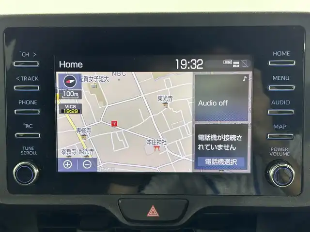 トヨタ ヤリス ハイブリッド X 佐賀県 2020(令2)年 6.8万km スーパーホワイトⅡ 純正7インチディスプレイオーディオナビ/Bluetooth/バックカメラ/ビルトインETC/前方ドライブレコーダー/レーダークルーズコントロール/トヨタセーフティーセンス/プリクラッシュセーフティー/レーントレーシングアラート/パーキングサポートブレーキ/クリアランスソナー/ロードサインアシスト/オートハイビーム/ライトレベライザー/純正フロアマット