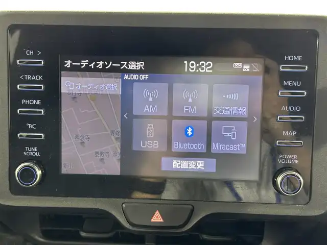 トヨタ ヤリス ハイブリッド X 佐賀県 2020(令2)年 6.8万km スーパーホワイトⅡ 純正7インチディスプレイオーディオナビ/Bluetooth/バックカメラ/ビルトインETC/前方ドライブレコーダー/レーダークルーズコントロール/トヨタセーフティーセンス/プリクラッシュセーフティー/レーントレーシングアラート/パーキングサポートブレーキ/クリアランスソナー/ロードサインアシスト/オートハイビーム/ライトレベライザー/純正フロアマット