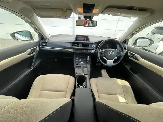 レクサス ＣＴ 200h バージョンC 千葉県 2015(平27)年 5万km ソニッククォーツ 純正７インチＳＤナビ/フルセグＴＶ/Ｂｌｕｅｔｏｏｔｈ/バックカメラ/ＥＴＣ２．０/レーダークルーズコントロール/Ｆスポーツ用グリル/コーナーセンサー/シートヒーター/パワーシート/パドルシフト