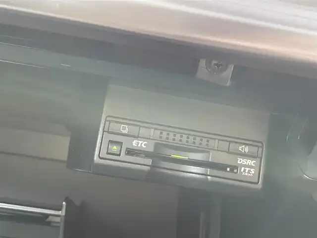 レクサス ＣＴ 200h バージョンC 千葉県 2015(平27)年 5万km ソニッククォーツ 純正７インチＳＤナビ/フルセグＴＶ/Ｂｌｕｅｔｏｏｔｈ/バックカメラ/ＥＴＣ２．０/レーダークルーズコントロール/Ｆスポーツ用グリル/コーナーセンサー/シートヒーター/パワーシート/パドルシフト